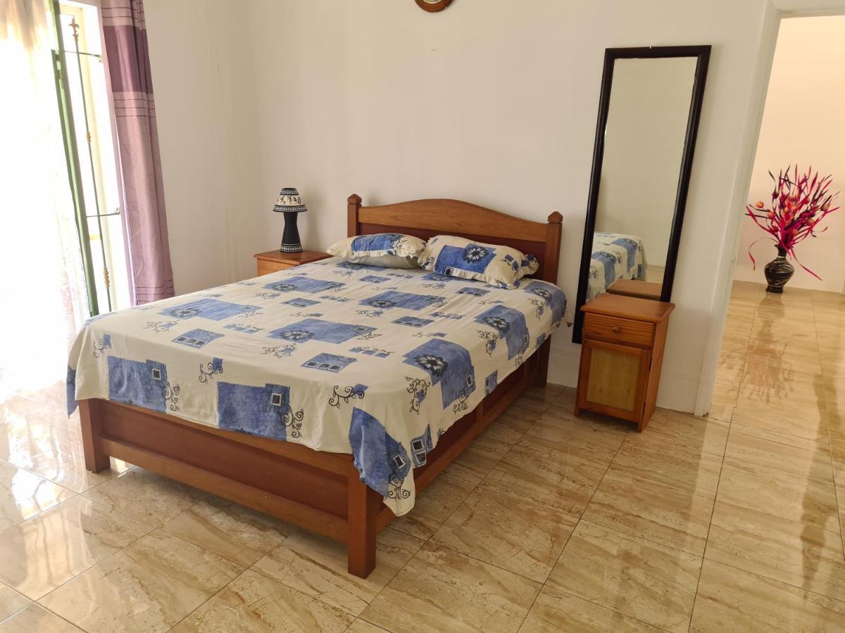 Oasis Tropical Aparthotel Pereybere Beach Exterior photo